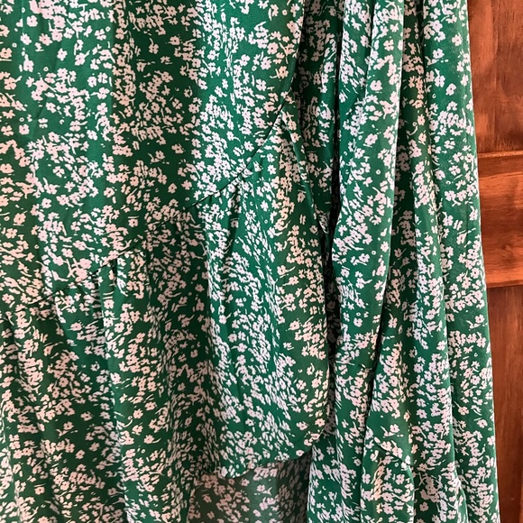 Lulu’s M Green Floral Midi Dress - Picture 7 of 8